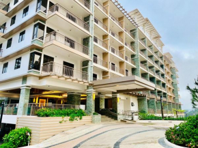 YourHomeAway,LuxFlat at BristleRidge Baguio